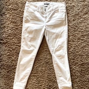Torrid. White jeans / jeggings. Size 20 T.
